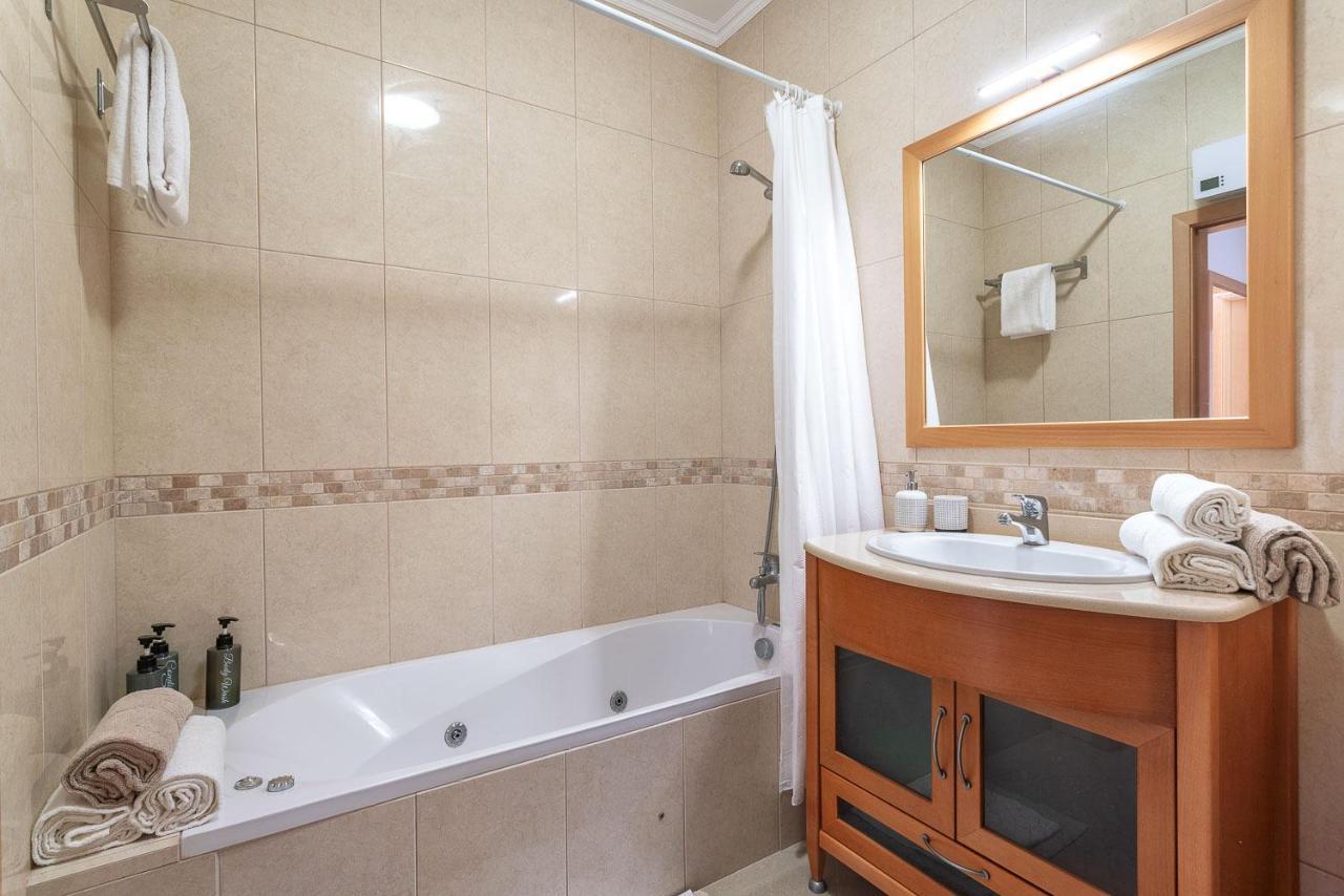 Bnb Homes Ocean View Apartment With Relax Terrace, 2 Swimming Pools & Tennis Court อัลบูเฟรา ภายนอก รูปภาพ